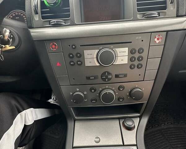 Серый Опель Вектра, объемом двигателя 1.8 л и пробегом 216 тыс. км за 5350 $, фото 10 на Automoto.ua