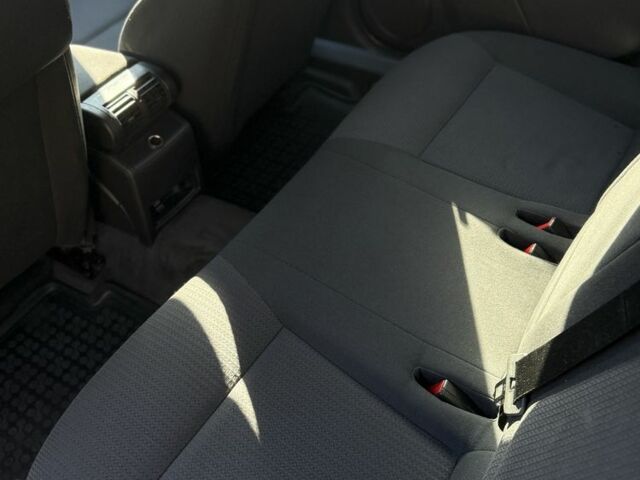 Серый Опель Вектра, объемом двигателя 1.9 л и пробегом 300 тыс. км за 3250 $, фото 7 на Automoto.ua