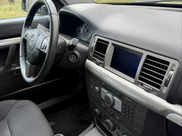 Серый Опель Вектра, объемом двигателя 1.9 л и пробегом 242 тыс. км за 2850 $, фото 12 на Automoto.ua