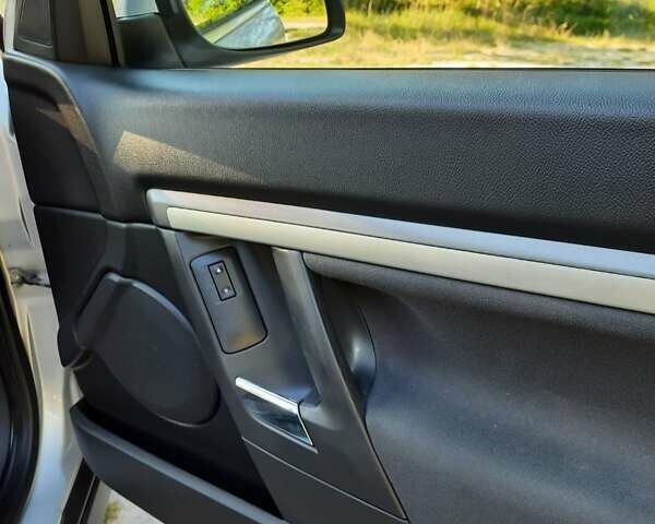Сірий Опель Вектра, об'ємом двигуна 1.9 л та пробігом 212 тис. км за 7200 $, фото 24 на Automoto.ua