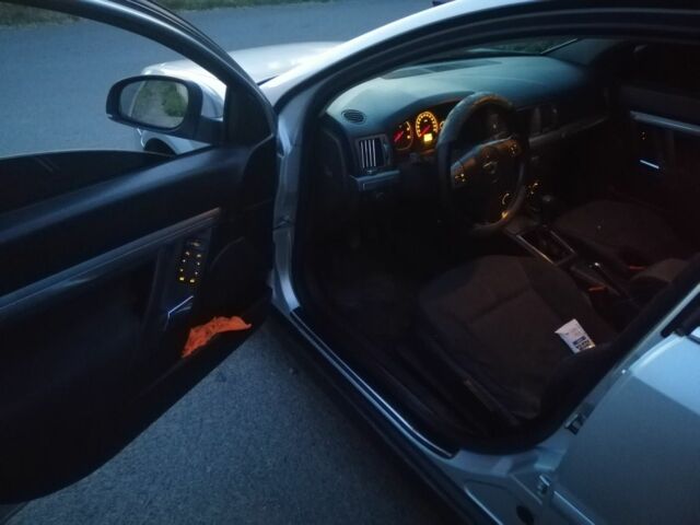 Сірий Опель Вектра, об'ємом двигуна 1.9 л та пробігом 297 тис. км за 2700 $, фото 6 на Automoto.ua