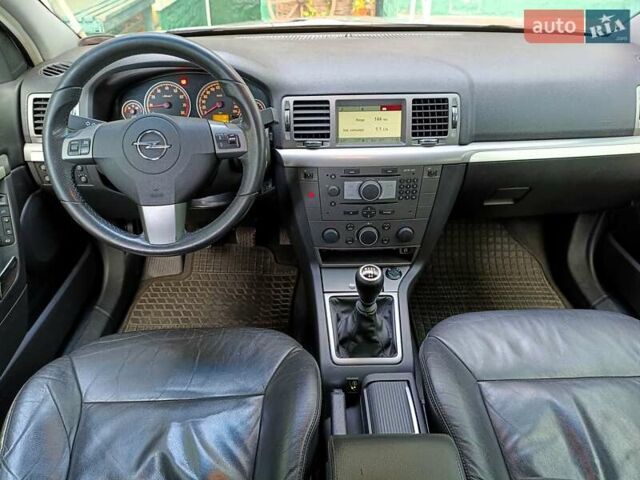 Серый Опель Вектра, объемом двигателя 1.8 л и пробегом 238 тыс. км за 5400 $, фото 8 на Automoto.ua