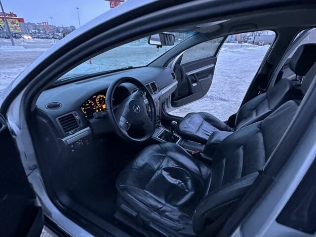 Серый Опель Вектра, объемом двигателя 1.9 л и пробегом 276 тыс. км за 3600 $, фото 14 на Automoto.ua