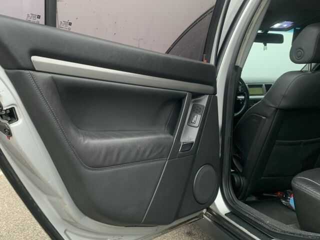 Серый Опель Вектра, объемом двигателя 1.9 л и пробегом 276 тыс. км за 3700 $, фото 15 на Automoto.ua