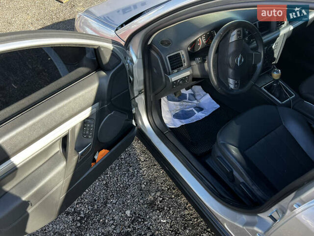 Серый Опель Вектра, объемом двигателя 1.91 л и пробегом 255 тыс. км за 5250 $, фото 5 на Automoto.ua