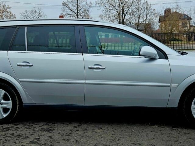 Сірий Опель Вектра, об'ємом двигуна 1.8 л та пробігом 211 тис. км за 571239 $, фото 3 на Automoto.ua