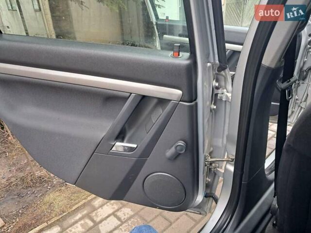 Серый Опель Вектра, объемом двигателя 1.9 л и пробегом 410 тыс. км за 4800 $, фото 5 на Automoto.ua