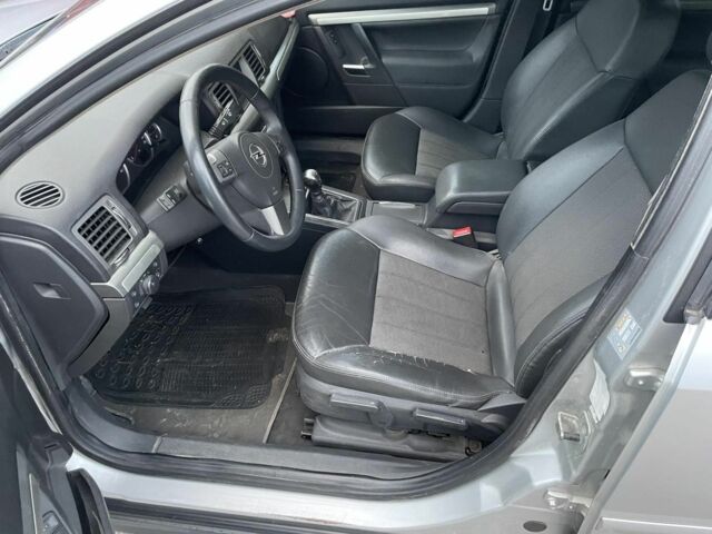 Сірий Опель Вектра, об'ємом двигуна 0 л та пробігом 237 тис. км за 5000 $, фото 6 на Automoto.ua