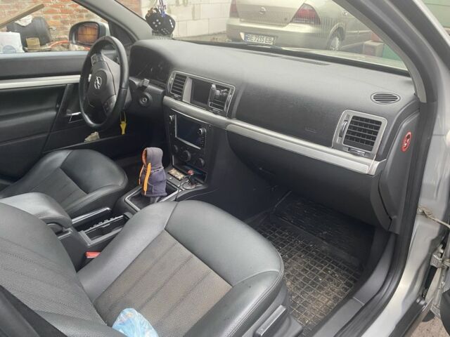 Серый Опель Вектра, объемом двигателя 1.9 л и пробегом 330 тыс. км за 5000 $, фото 6 на Automoto.ua