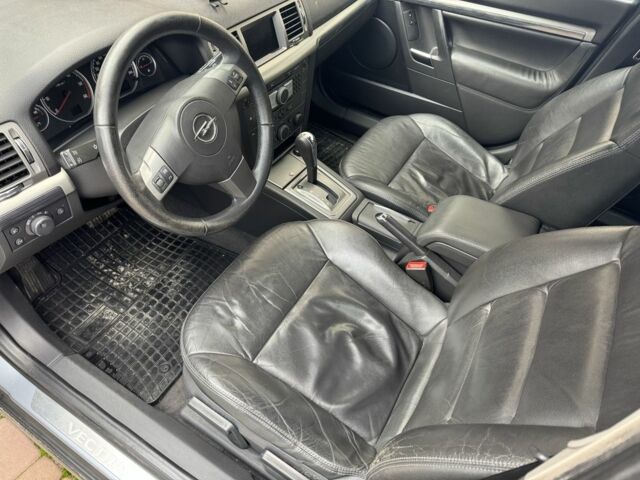 Серый Опель Вектра, объемом двигателя 1.9 л и пробегом 390 тыс. км за 2550 $, фото 7 на Automoto.ua