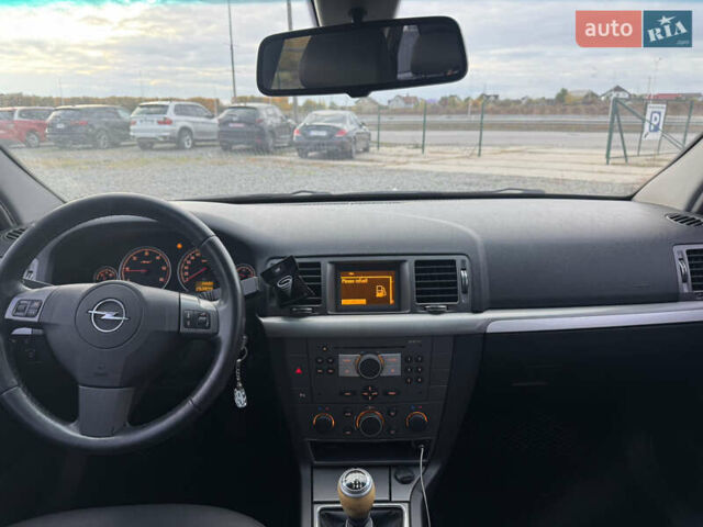 Опель Вектра 2008 в Умани на Automoto.ua Серый Опель Вектра, объемом двигателя 1.9 л и пробегом 255 тыс. км за 5600 $, фото 8 на Automoto.ua