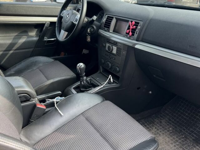 Серый Опель Вектра, объемом двигателя 1.9 л и пробегом 295 тыс. км за 3000 $, фото 8 на Automoto.ua