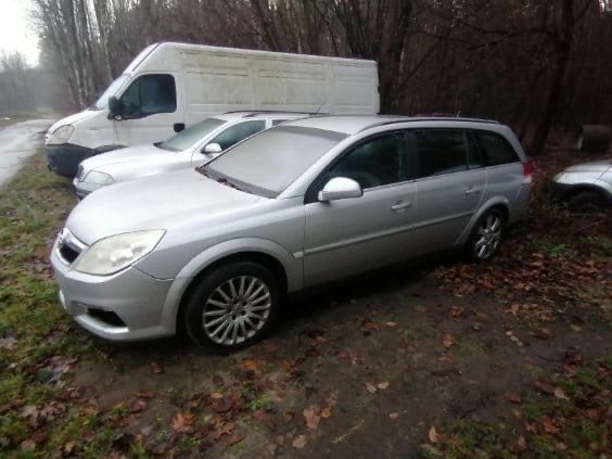 Серый Опель Вектра, объемом двигателя 0 л и пробегом 300 тыс. км за 1800 $, фото 2 на Automoto.ua