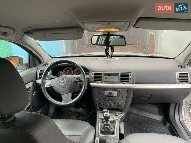 Серый Опель Вектра, объемом двигателя 1.9 л и пробегом 260 тыс. км за 6200 $, фото 6 на Automoto.ua