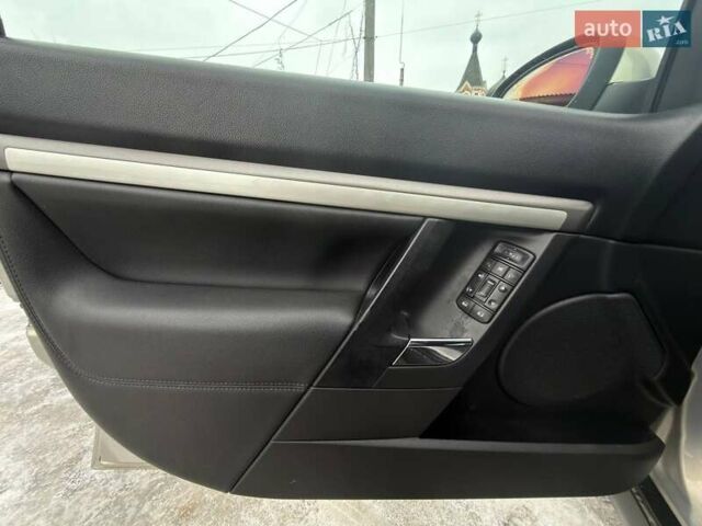 Серый Опель Вектра, объемом двигателя 1.91 л и пробегом 267 тыс. км за 5500 $, фото 14 на Automoto.ua