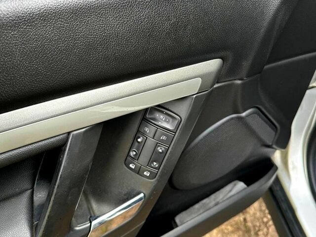 Серый Опель Вектра, объемом двигателя 1.9 л и пробегом 290 тыс. км за 5050 $, фото 6 на Automoto.ua