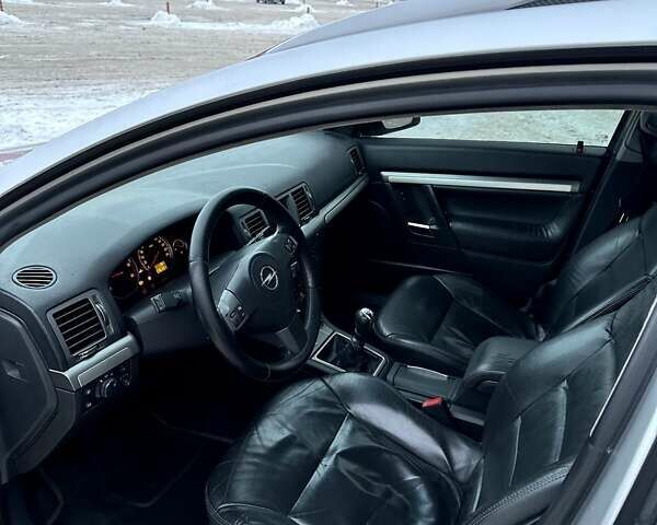 Сірий Опель Вектра, об'ємом двигуна 1.9 л та пробігом 276 тис. км за 3600 $, фото 10 на Automoto.ua