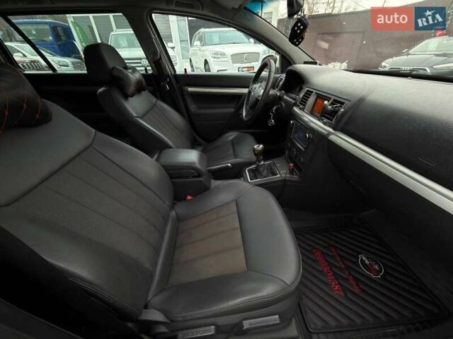 Серый Опель Вектра, объемом двигателя 1.91 л и пробегом 267 тыс. км за 5500 $, фото 30 на Automoto.ua