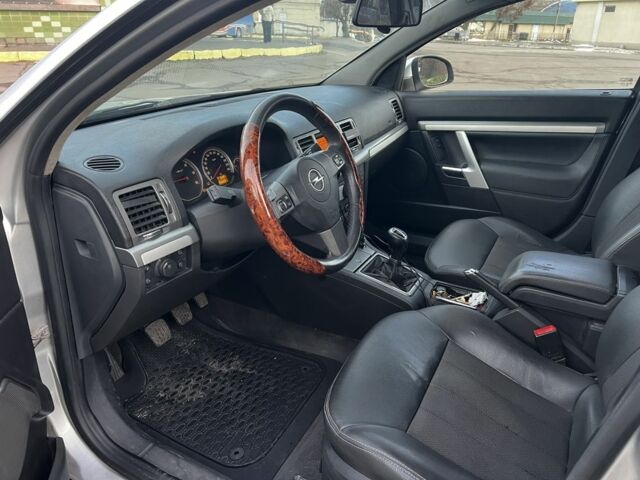 Серый Опель Вектра, объемом двигателя 1.9 л и пробегом 350 тыс. км за 6500 $, фото 5 на Automoto.ua