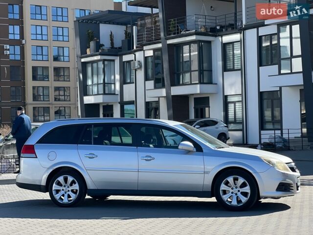 Сірий Опель Вектра, об'ємом двигуна 3 л та пробігом 250 тис. км за 6000 $, фото 2 на Automoto.ua