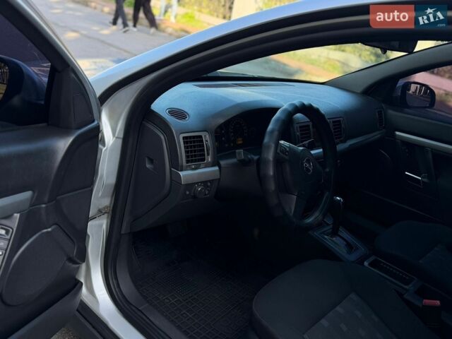 Сірий Опель Вектра, об'ємом двигуна 1.91 л та пробігом 275 тис. км за 4200 $, фото 9 на Automoto.ua