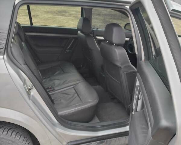 Серый Опель Вектра, объемом двигателя 1.9 л и пробегом 301 тыс. км за 6700 $, фото 5 на Automoto.ua