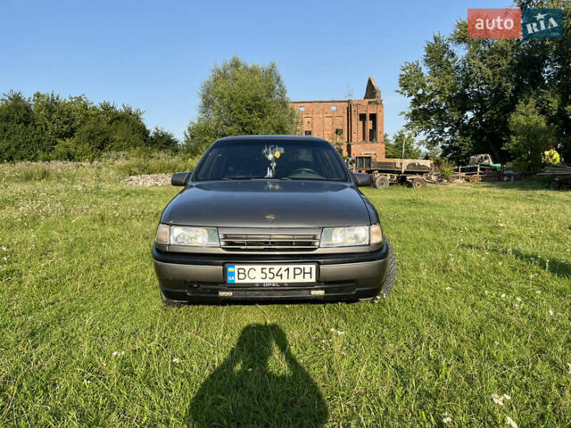 Сірий Опель Вектра, об'ємом двигуна 1.59 л та пробігом 439 тис. км за 1699 $, фото 1 на Automoto.ua