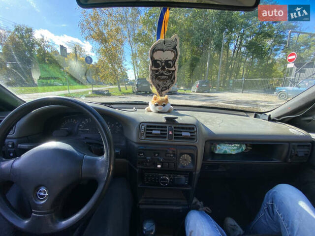 Серый Опель Вектра, объемом двигателя 2 л и пробегом 556 тыс. км за 600 $, фото 11 на Automoto.ua