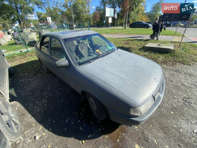 Серый Опель Вектра, объемом двигателя 2 л и пробегом 556 тыс. км за 600 $, фото 4 на Automoto.ua