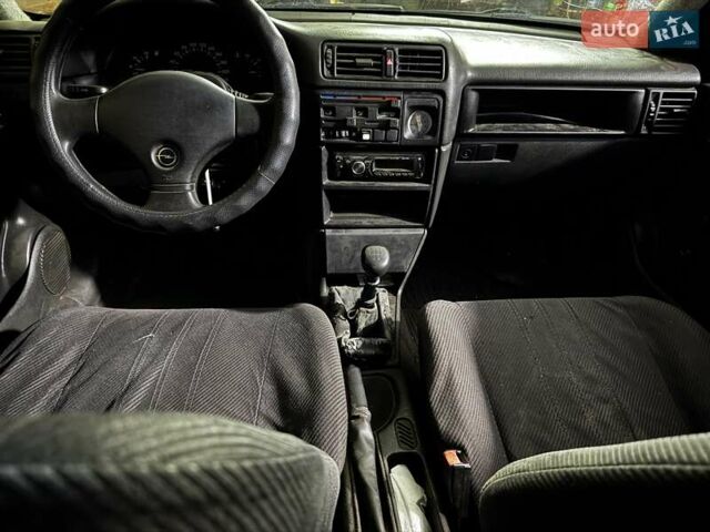Сірий Опель Вектра, об'ємом двигуна 1.81 л та пробігом 440 тис. км за 650 $, фото 3 на Automoto.ua