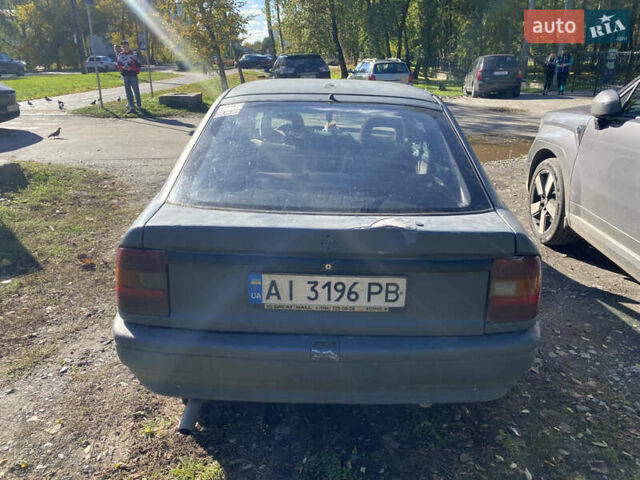 Серый Опель Вектра, объемом двигателя 2 л и пробегом 556 тыс. км за 600 $, фото 2 на Automoto.ua