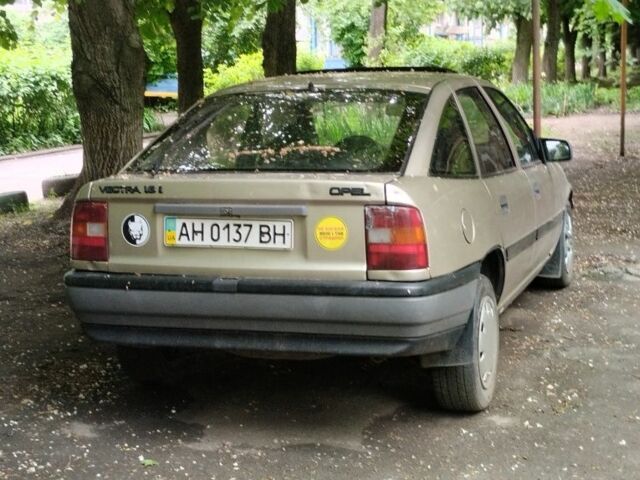 Серый Опель Вектра, объемом двигателя 1.8 л и пробегом 280 тыс. км за 1069 $, фото 3 на Automoto.ua