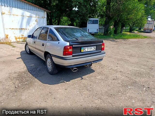 Серый Опель Вектра, объемом двигателя 1.6 л и пробегом 200 тыс. км за 1100 $, фото 2 на Automoto.ua