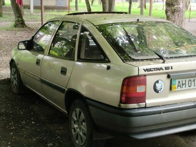 Серый Опель Вектра, объемом двигателя 1.8 л и пробегом 280 тыс. км за 1069 $, фото 5 на Automoto.ua