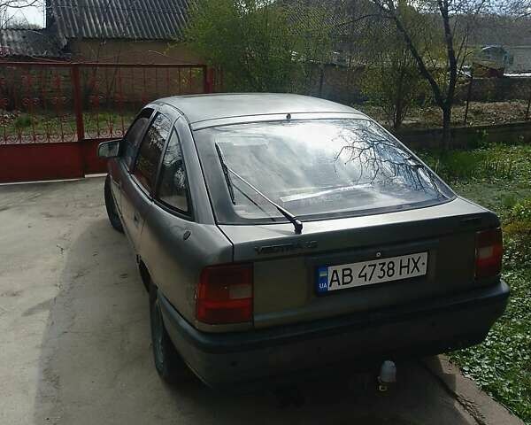 Серый Опель Вектра, объемом двигателя 1.8 л и пробегом 8 тыс. км за 1500 $, фото 16 на Automoto.ua