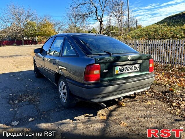 Серый Опель Вектра, объемом двигателя 2 л и пробегом 111 тыс. км за 1250 $, фото 6 на Automoto.ua