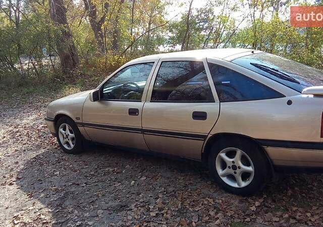 Серый Опель Вектра, объемом двигателя 1.8 л и пробегом 357 тыс. км за 2200 $, фото 2 на Automoto.ua