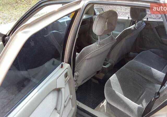 Серый Опель Вектра, объемом двигателя 1.8 л и пробегом 357 тыс. км за 2200 $, фото 11 на Automoto.ua