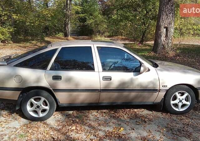 Серый Опель Вектра, объемом двигателя 1.8 л и пробегом 357 тыс. км за 2200 $, фото 5 на Automoto.ua