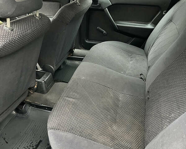 Серый Опель Вектра, объемом двигателя 1.79 л и пробегом 200 тыс. км за 1300 $, фото 5 на Automoto.ua