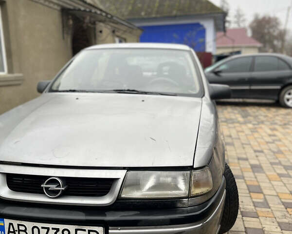 Серый Опель Вектра, объемом двигателя 1.79 л и пробегом 200 тыс. км за 1300 $, фото 3 на Automoto.ua