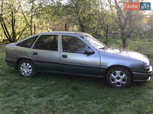Серый Опель Вектра, объемом двигателя 0 л и пробегом 336 тыс. км за 1800 $, фото 2 на Automoto.ua