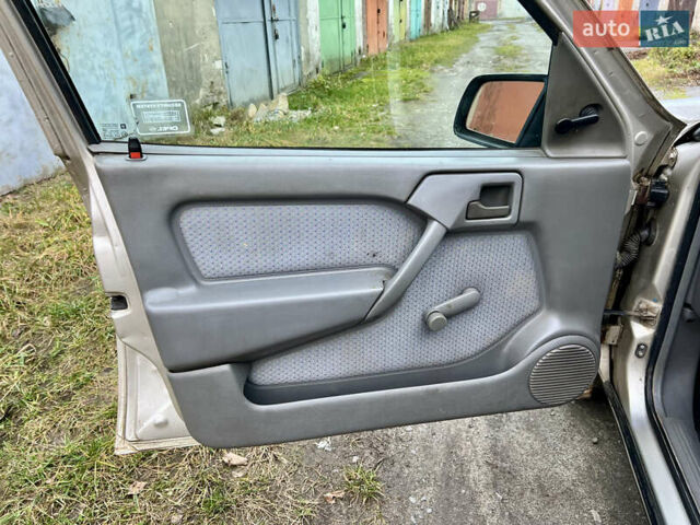 Серый Опель Вектра, объемом двигателя 1.7 л и пробегом 200 тыс. км за 1299 $, фото 24 на Automoto.ua