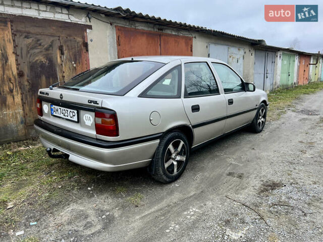 Серый Опель Вектра, объемом двигателя 1.7 л и пробегом 200 тыс. км за 1299 $, фото 28 на Automoto.ua