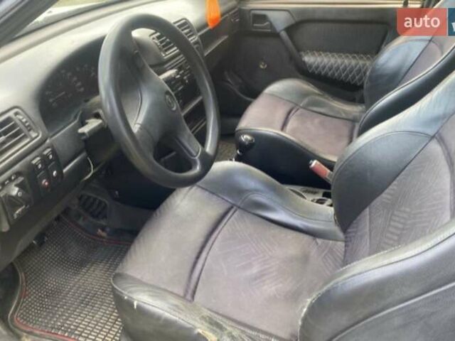 Серый Опель Вектра, объемом двигателя 1.8 л и пробегом 339 тыс. км за 1300 $, фото 7 на Automoto.ua