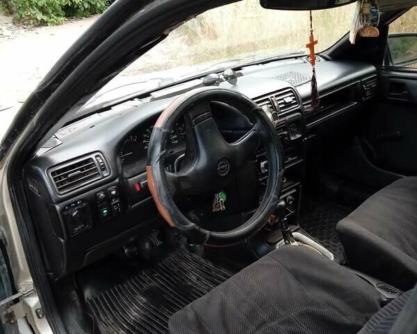 Сірий Опель Вектра, об'ємом двигуна 0 л та пробігом 286 тис. км за 1658 $, фото 20 на Automoto.ua