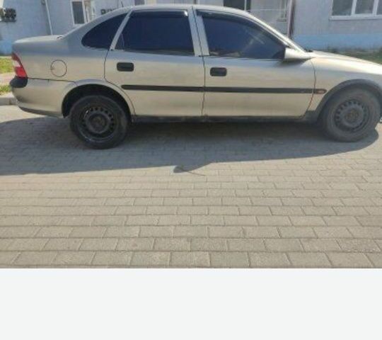 Серый Опель Вектра, объемом двигателя 0 л и пробегом 1000 тыс. км за 356 $, фото 1 на Automoto.ua