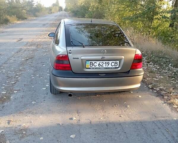 Серый Опель Вектра, объемом двигателя 1.8 л и пробегом 303 тыс. км за 2400 $, фото 3 на Automoto.ua