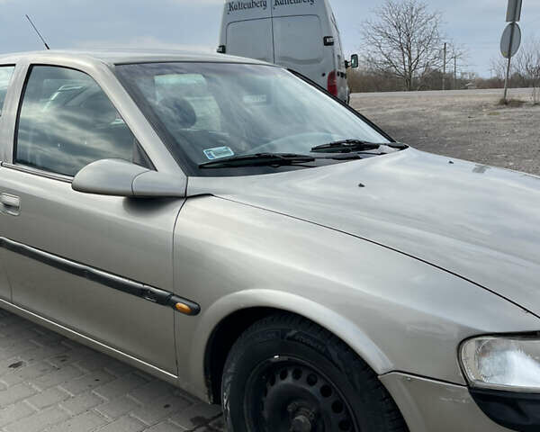 Сірий Опель Вектра, об'ємом двигуна 1.8 л та пробігом 313 тис. км за 2300 $, фото 10 на Automoto.ua