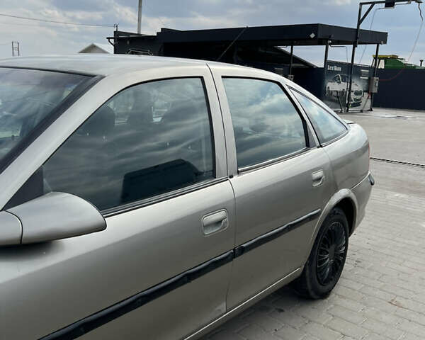 Сірий Опель Вектра, об'ємом двигуна 1.8 л та пробігом 313 тис. км за 2300 $, фото 3 на Automoto.ua
